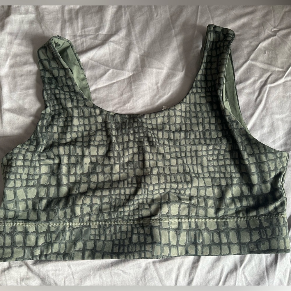 Sports bra plus size